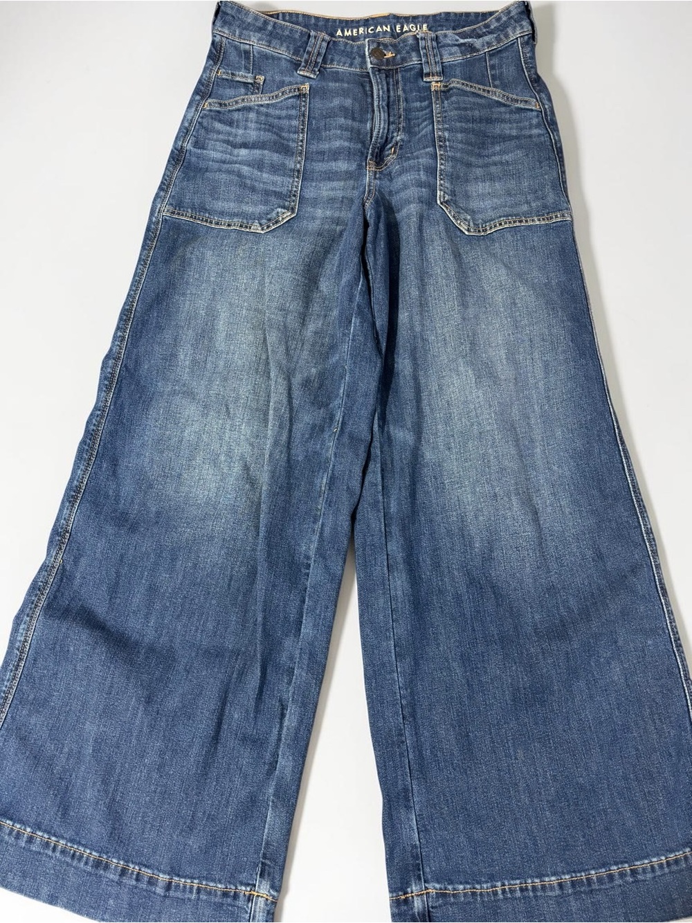 American Eagle Super High-Waisted Ultra Wide Leg Jeans Slouchy Denim Size 6 - Picture 3 of 9